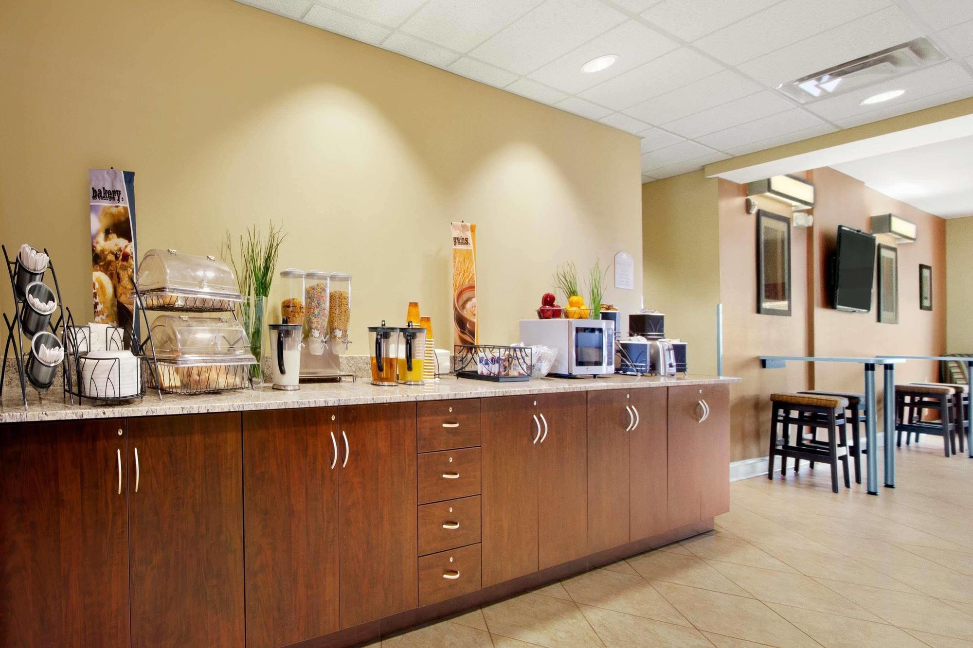 Microtel & By Wyndham 2*